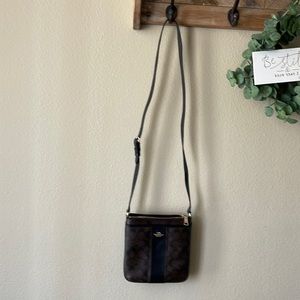 In great condition. Coach Crossbody purse.